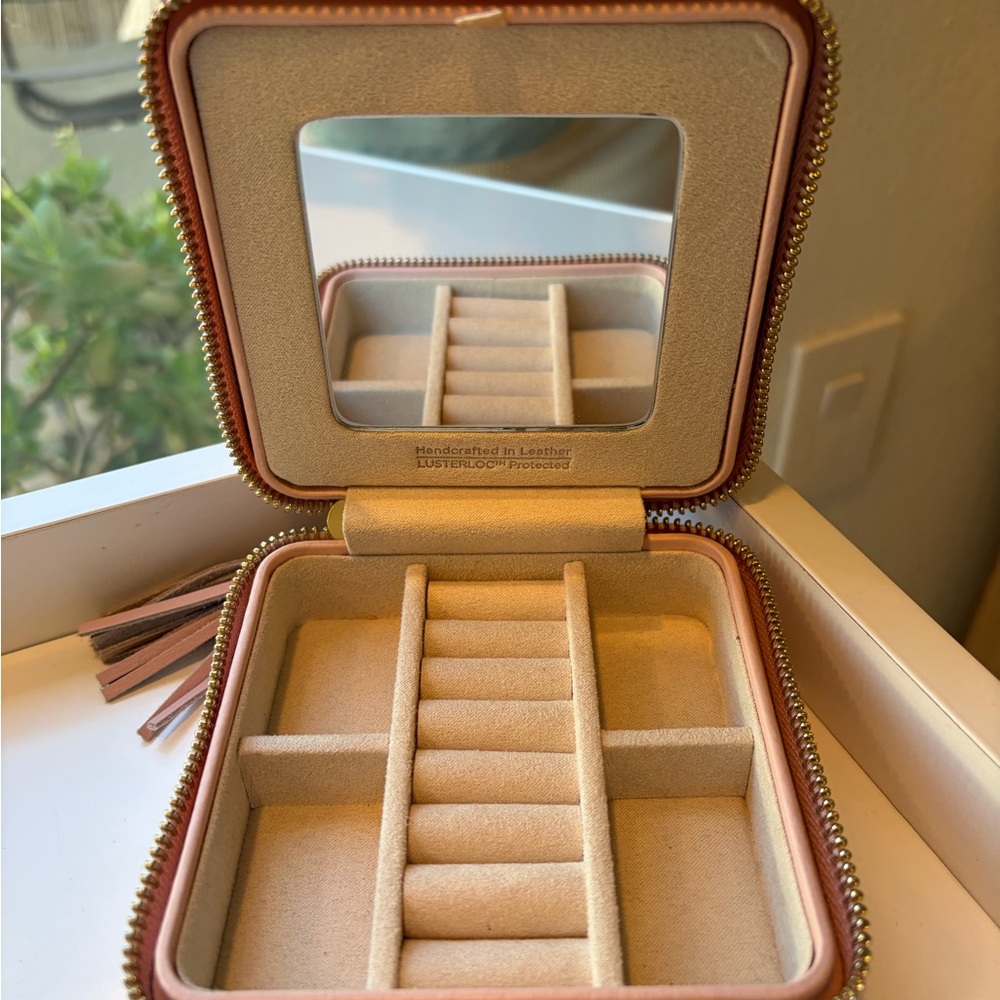 WOLF Pink and Tan Travel Jewelry Organizer - Picture 10 of 14